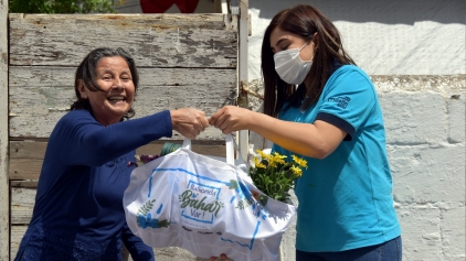 Aliağa Belediyesi’nin Çiçek Dağıtımları Sürüyor Galeri