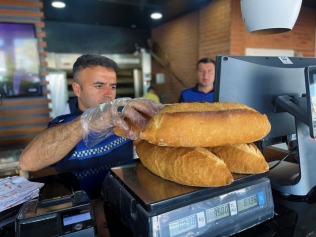 Aliağa Zabıtası’ndan Fırınlara Gramaj ve Fiyat Denetimi Galeri