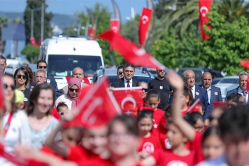 Aliağa’da 23 Nisan Çocuk Bayramı Coşkuyla Kutlandı Galeri