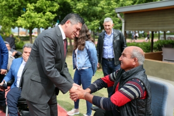 Aliağa’da Mülki Erkan ve Vatandaşlar Engelsiz Kafe’de Bayramlaştı Galeri