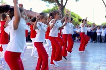 Aliağa’da Renkli İlköğretim Haftası Kutlaması Galeri