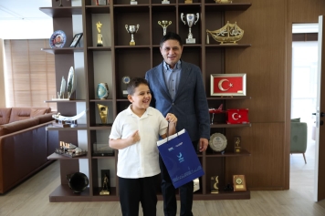ALİAĞALI ÖZEL YÜZÜCÜ KAAN VURAL AÇIK DENİZDE YENİ HEDEFLERE YÜZÜYOR Galeri
