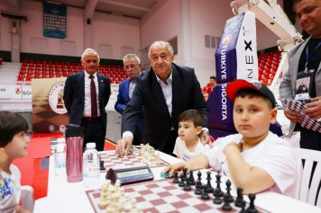 Aliağa’nın Genç Satranççılarından Gururlandıran Başarı Galeri
