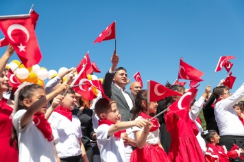 Aliağa’nın Özel Çocuklarından Rengarenk 2. Bahar Şenliği Galeri