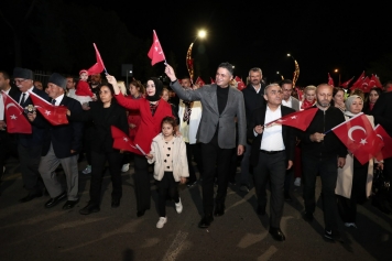 Binlerce Aliağalı Cumhuriyet Kortejinde Buluştu Galeri