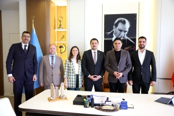 İZMİR BAROSU BAŞKANI SERHAT SÖKMEN VE YÖNETİMİNDEN BAŞKAN SERKAN ACAR’A ZİYARET Galeri