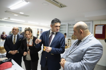 Aliağa Tüpraş Halk Eğitimi Merkezi’nden Yeni Yıl Sergisi Galeri