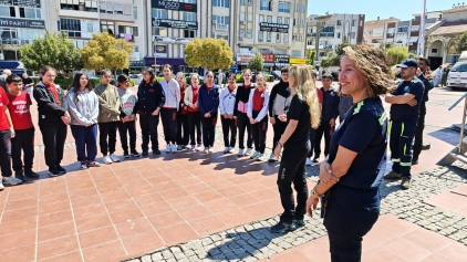 Aliağa'da Deprem Simülasyon Tırı Vatandaşlarla Buluştu Galeri