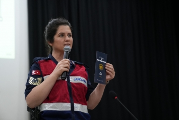 Aliağa Belediyesi’nde Güvenli Sürüş ve Şiddetle Mücadele Eğitimi Galeri