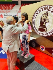 Aliağa’nın Genç Satranççılarından Gururlandıran Başarı Galeri