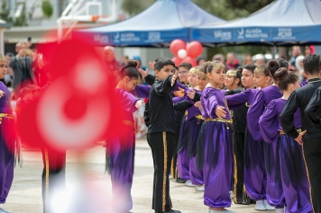 Aliağa’da 23 Nisan Çocuk Bayramı Coşkuyla Kutlandı Galeri