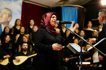 Aliağa’da Türk Halk Müziği Rüzgarı Esti Galeri