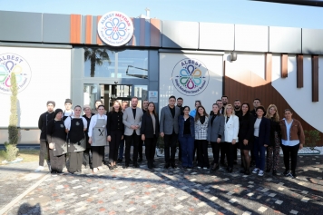 Aliağa’nın Yeni Buluşma Noktası: ALBEST Meydan Kafe Galeri