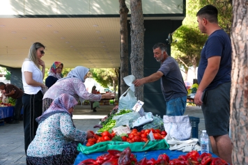 HACIÖMERLİ’DE SALI PAZARI BEREKETİ Galeri