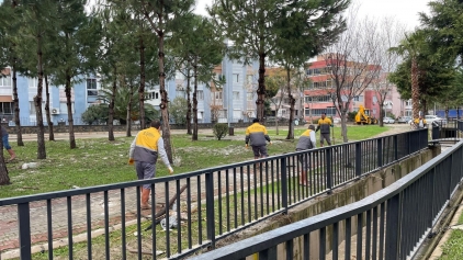 Aliağa Belediyesi Yağmur Sonrası Sahada Galeri