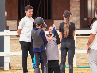 ALİAPARK ATLI SPOR KULÜBÜ’NDE İLK LİSANS SINAVI GERÇEKLEŞTİRİLDİ Galeri