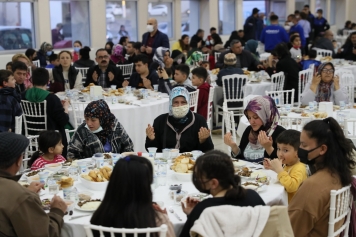 Ramazan’ın İlk İftarına Yoğun İlgi Galeri