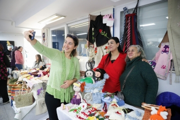 Aliağa Tüpraş Halk Eğitimi Merkezi’nden Yeni Yıl Sergisi Galeri