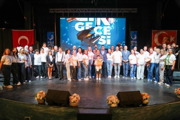 Aliağa Belediyesi Sanatevi (ASEV )Öğrencilerinden Unutulmaz Müzik Gecesi Galeri