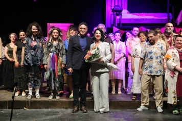 ALBET’ten Ezber Bozan Performans: “5 Dakikada Ünlü”  Galeri