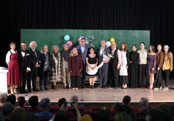 ALBET Şakran Tiyatro Topluluğu İlk Gösterisiyle Büyük Beğeni Topladı Galeri