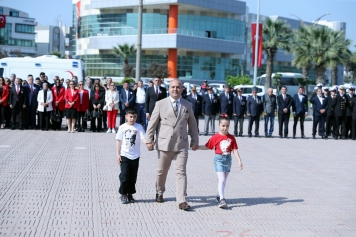 Aliağa’da 23 Nisan Çocuk Bayramı Coşkuyla Kutlandı Galeri