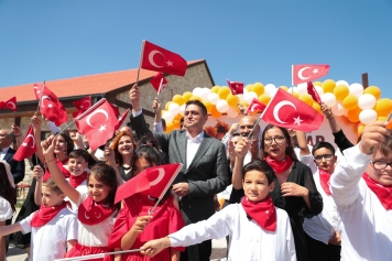 Aliağa’nın Özel Çocuklarından Rengarenk 2. Bahar Şenliği Galeri