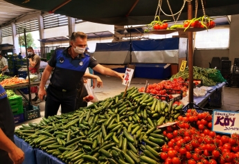 Aliağa’dan Örnek Sosyal Mesafeli Pazaryeri Galeri