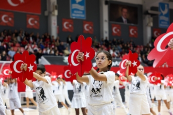 ALİAĞA’DA CUMHURİYETİN 103. YILI COŞKUYLA KUTLANDI Galeri