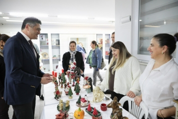 Aliağa Tüpraş Halk Eğitimi Merkezi’nden Yeni Yıl Sergisi Galeri