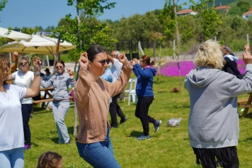 Aliağa Yörükler Derneği Güneşli Havanın Tadını Obapark’ta Çıkardı Galeri