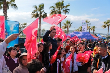 Aliağa’da 23 Nisan Çocuk Bayramı Coşkuyla Kutlandı Galeri