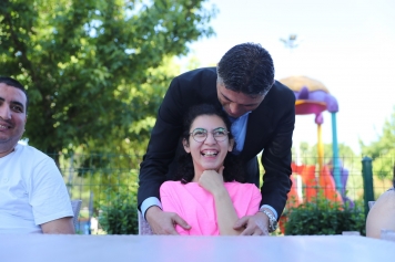 Aliağa’da Protokol ve Vatandaşlar Bayramlaştı Galeri