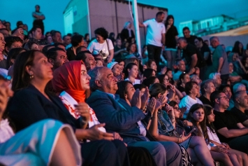ALİAĞA’DA SAHNENİN YILDIZLARI BU KEZ ÇOCUK OYUNCULAR OLDU Galeri