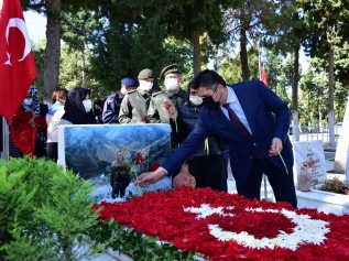 Aliağalı Şehit Oğuz Özgür Çevik İçin Anma Programı Düzenlendi Galeri