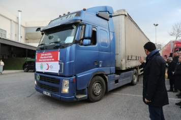 Aliağalılar Depremzedeler İçin Seferber Oldu Galeri