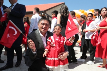 Aliağa’nın Özel Çocuklarından Rengarenk 2. Bahar Şenliği Galeri