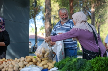 HACIÖMERLİ’DE SALI PAZARI BEREKETİ Galeri