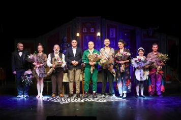 ALİAĞA SANAT GÜNLERİ, “KARANLIKTA KUMPAS”I AĞIRLADI Galeri
