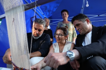 HELVACI’DA KİLİM, KÜLTÜR VE SANAT AYNI ŞENLİKTE BULUŞTU Galeri