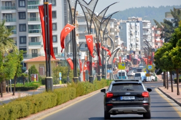 Aliağa, Büyük Zafer İçin Bayraklarla Donatıldı Galeri