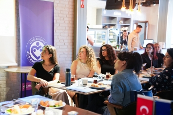 Aliağa Belediyesi, Şiddetle Mücadele Toplantısına Ev Sahipliği Yaptı Galeri