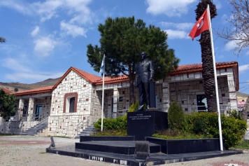 Aliağa Belediyesi’nden Helvacı’ya Tarihi Meydan Projesi Galeri