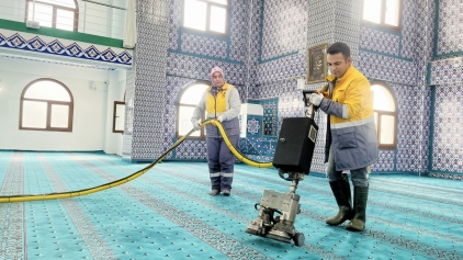 Aliağa Belediyesi’nden İbadethanelerde Ramazan Temizliği Galeri