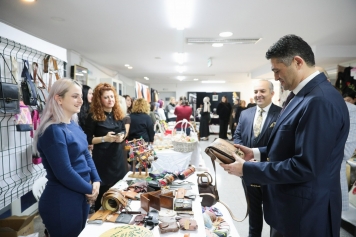 Aliağa Tüpraş Halk Eğitimi Merkezi’nden Yeni Yıl Sergisi Galeri