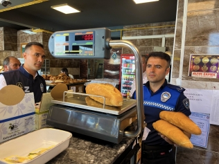 Aliağa Zabıtası’ndan Fırınlara Gramaj ve Fiyat Denetimi Galeri