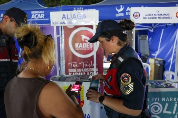 Aliağa’da Bağımlılık ve Aile Farkındalığı İçin Bilgilendirme Stantları Kuruldu Galeri