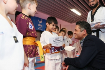 Aliağalı Minik Yüzücü ve Taekwondoculara Başarı Belgesi Galeri