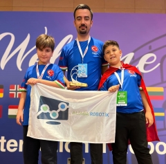 Fibonacci Robot Olimpiyatlarında Aliağa’dan 3 Dünya Birincisi Galeri