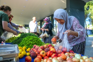HACIÖMERLİ’DE SALI PAZARI BEREKETİ Galeri